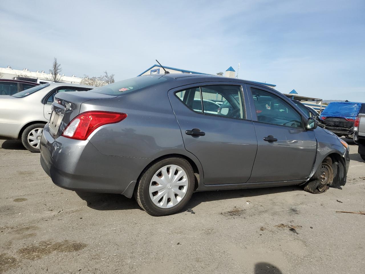 2016 NISSAN VERSA S - Фото 3