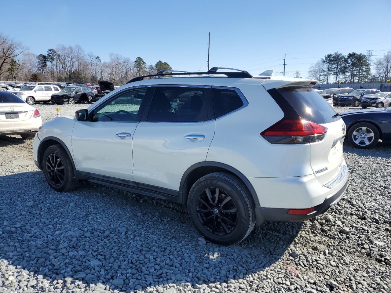 2017 NISSAN ROGUE SV - Image 2