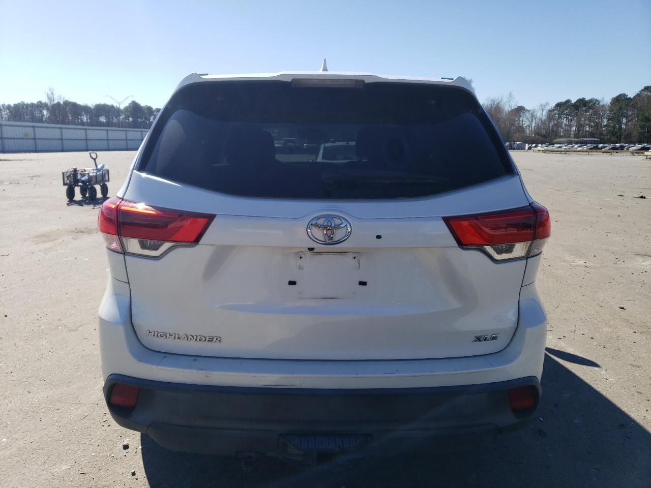 2019 TOYOTA HIGHLANDER - Image 6