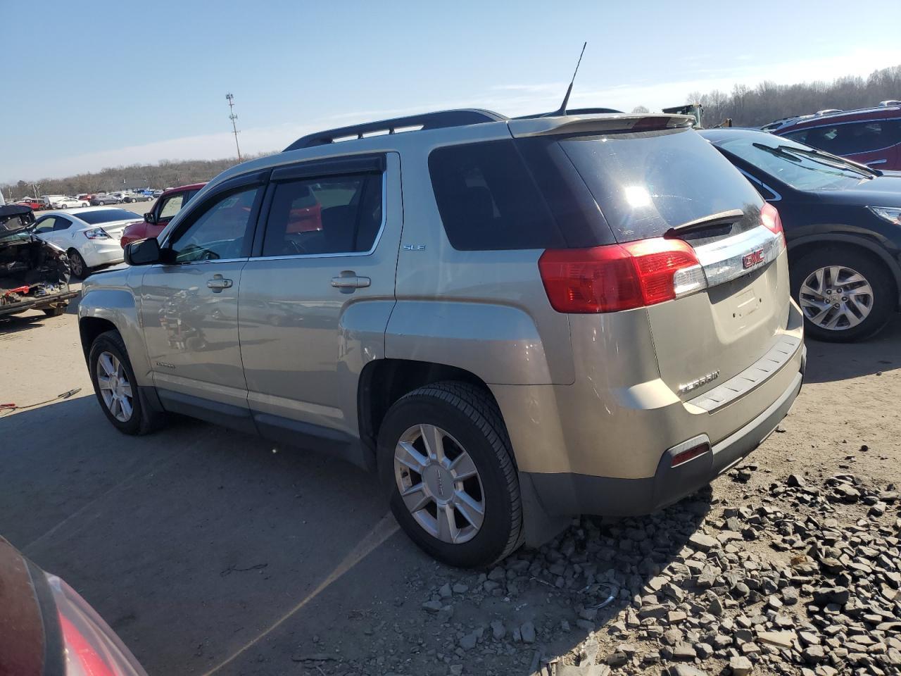 2012 GMC TERRAIN SL - Image 2