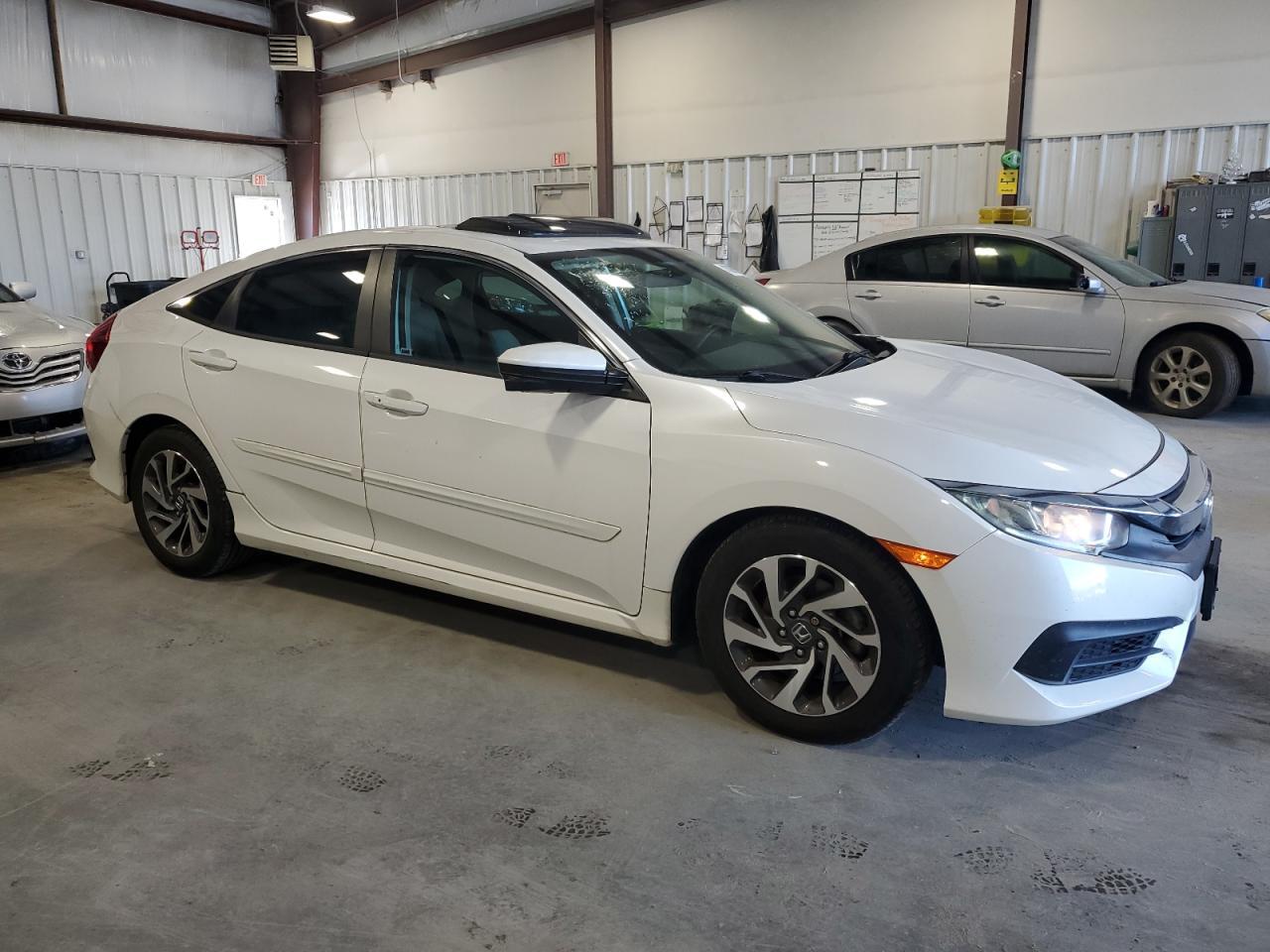 2016 HONDA CIVIC EX - Image 4