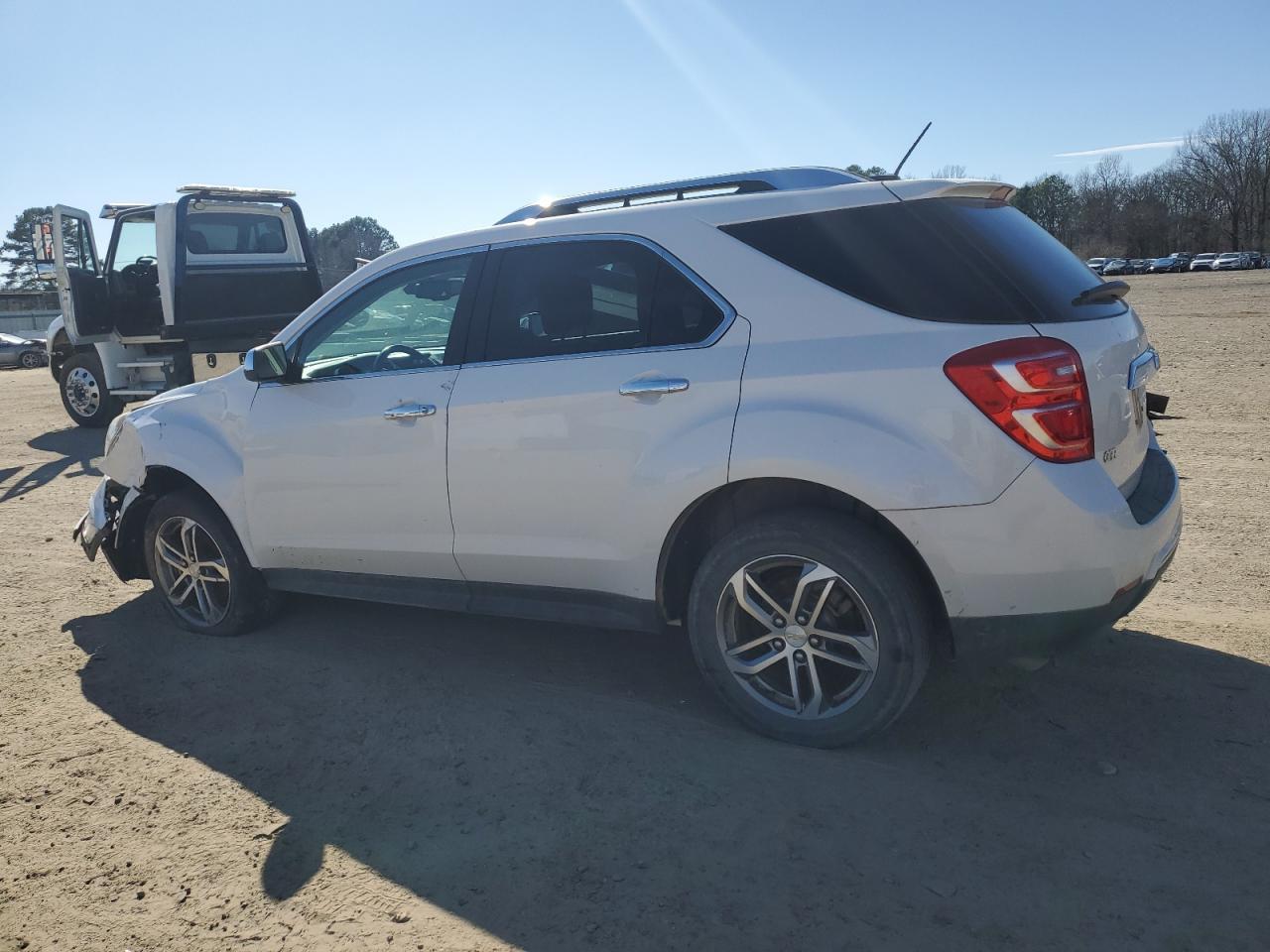 2016 CHEVROLET EQUINOX LT - Image 2