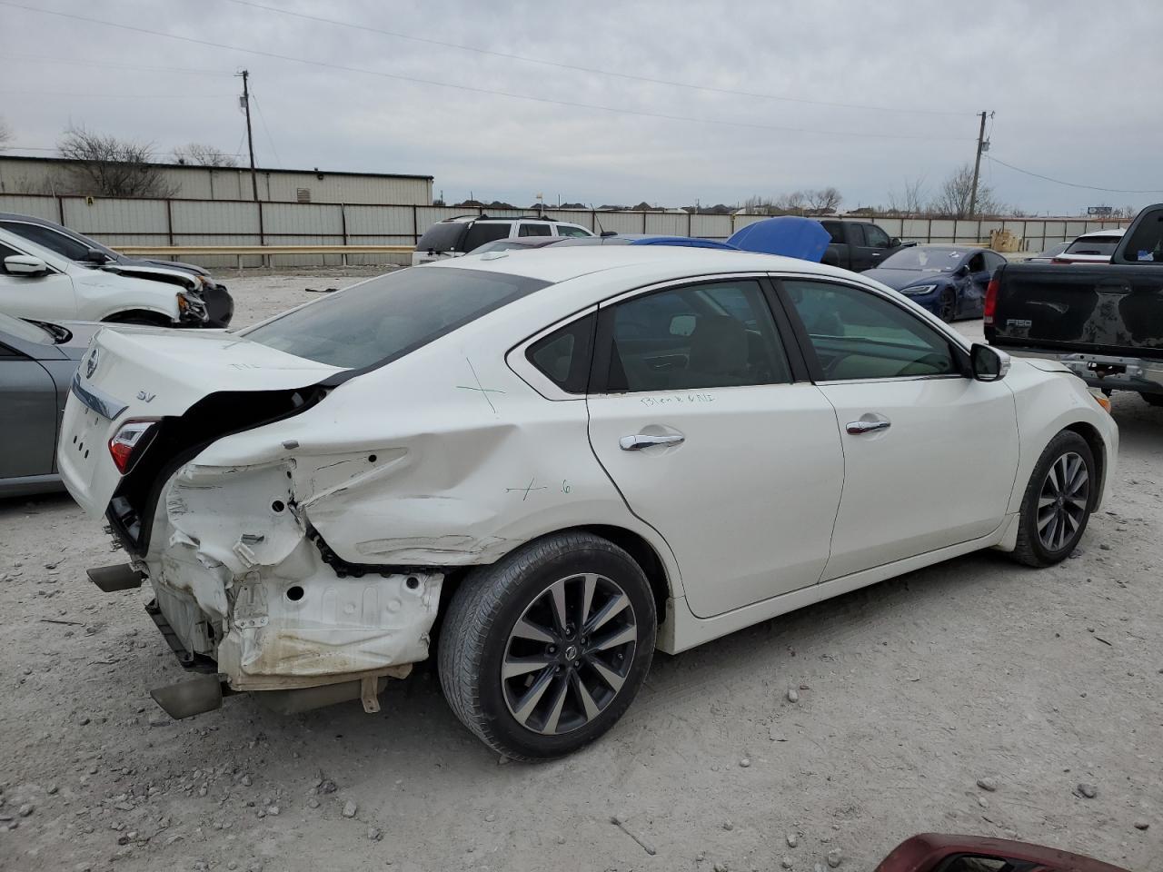 2017 NISSAN ALTIMA 2.5 - Фото 3