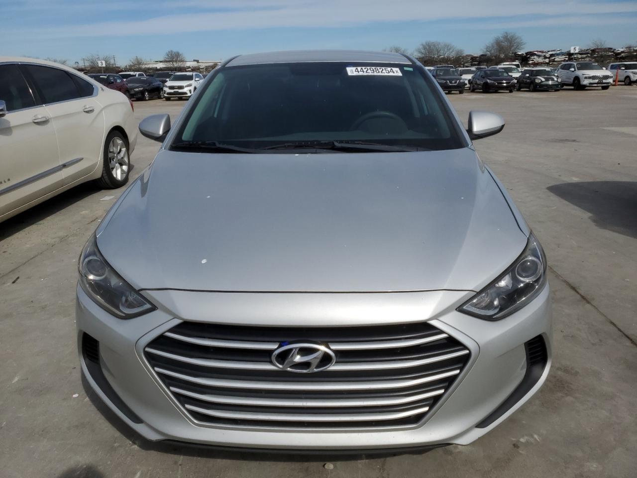 2018 HYUNDAI ELANTRA SE - Фото 5