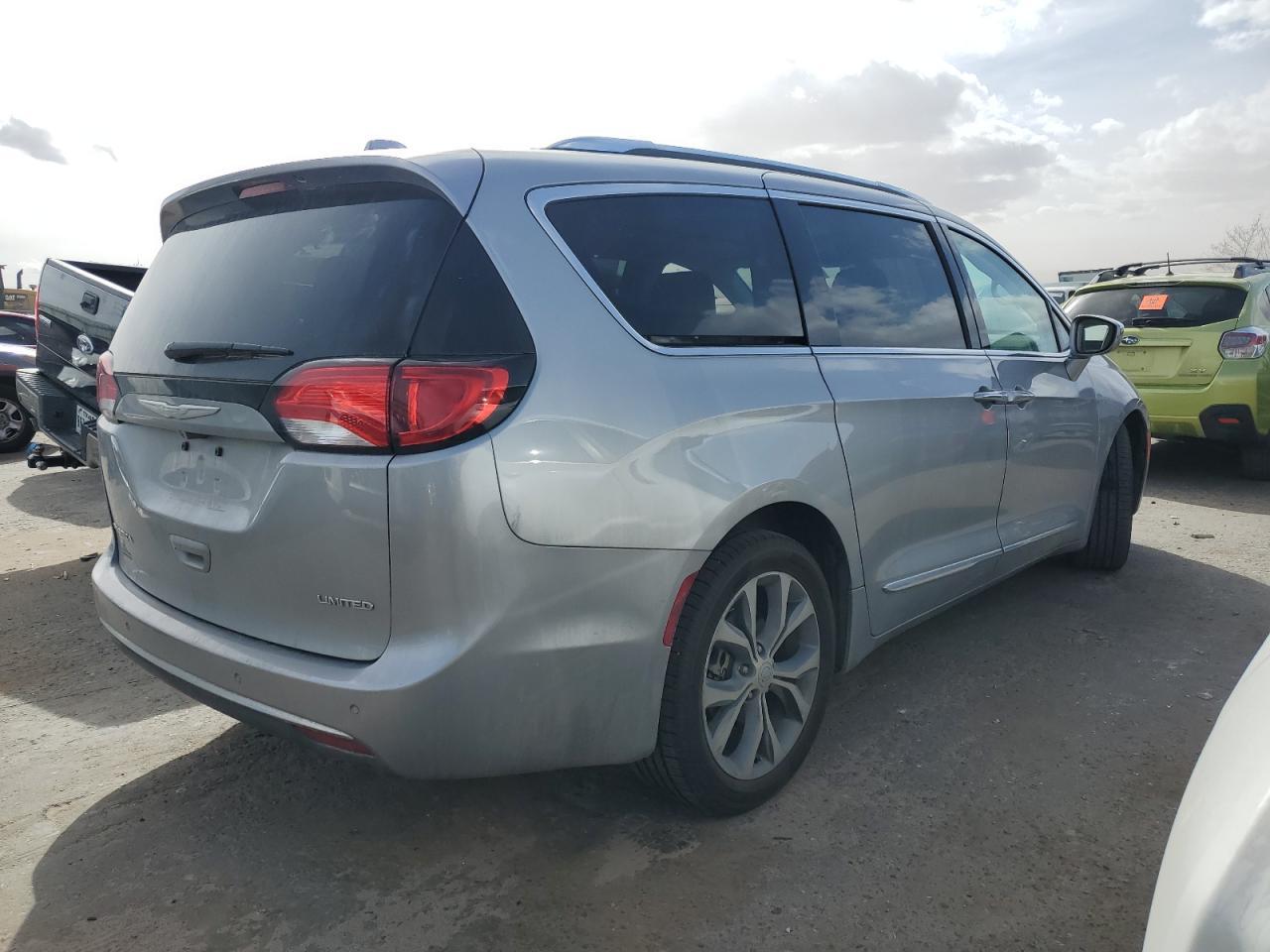 2017 CHRYSLER PACIFICA L - Image 3