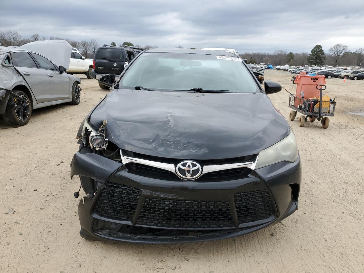 2017 TOYOTA CAMRY LE - Фото 5