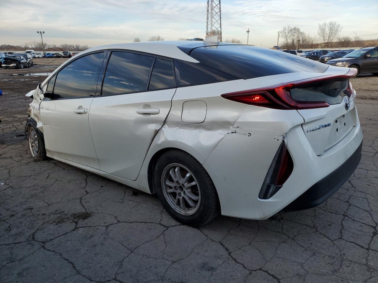2018 TOYOTA PRIUS PRIM - Фото 2
