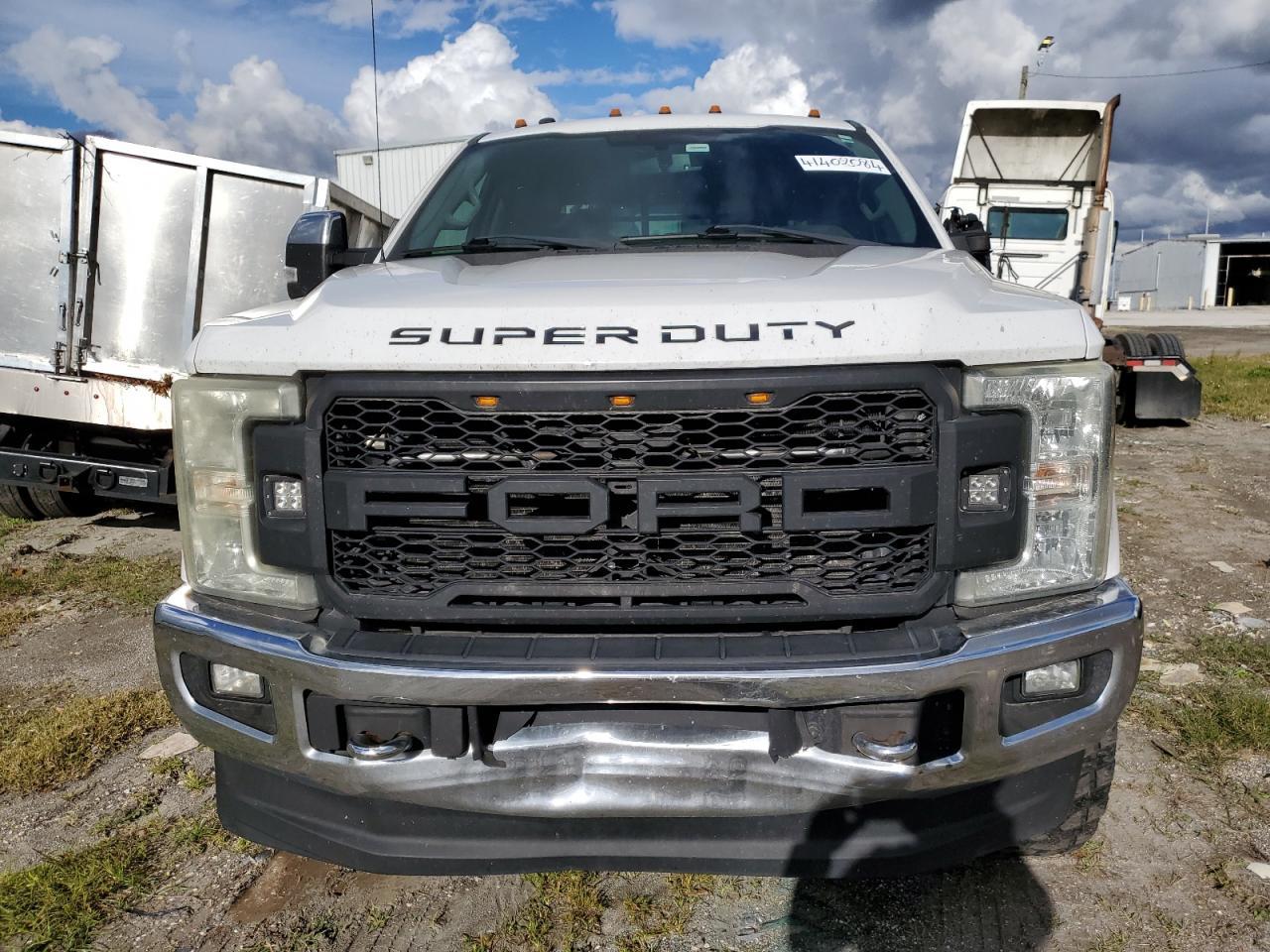 2017 FORD F350 SUPER - Image 5