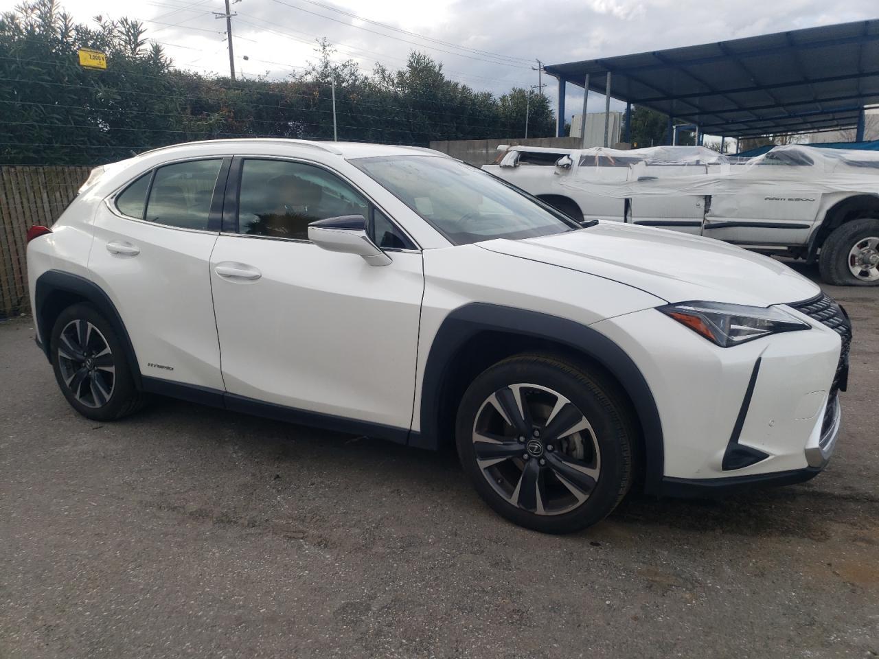 2021 LEXUS UX 250H - Фото 4
