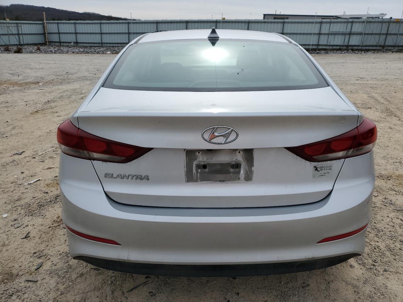2018 HYUNDAI ELANTRA SE - Image 6