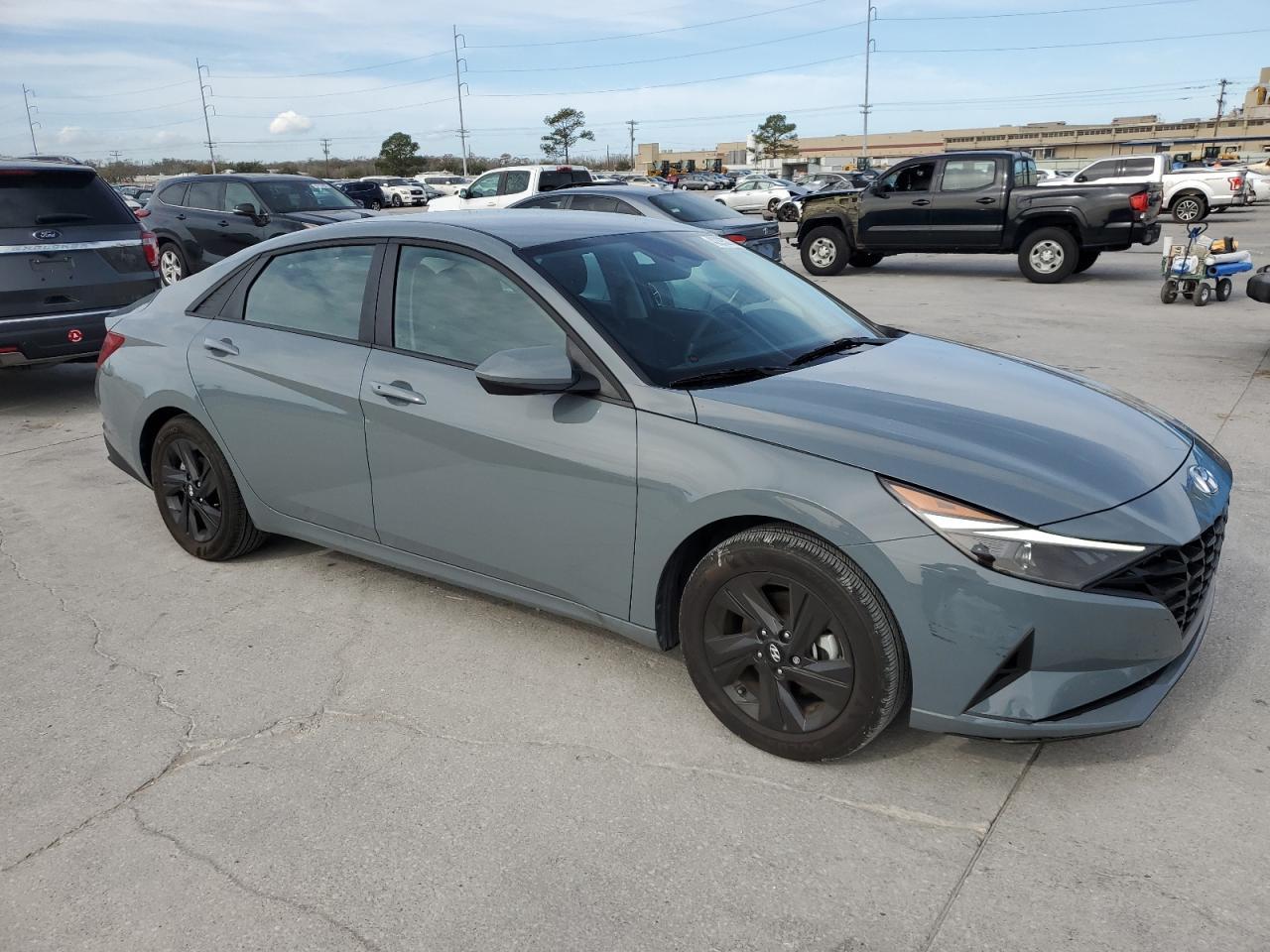 2022 HYUNDAI ELANTRA SE - Фото 4