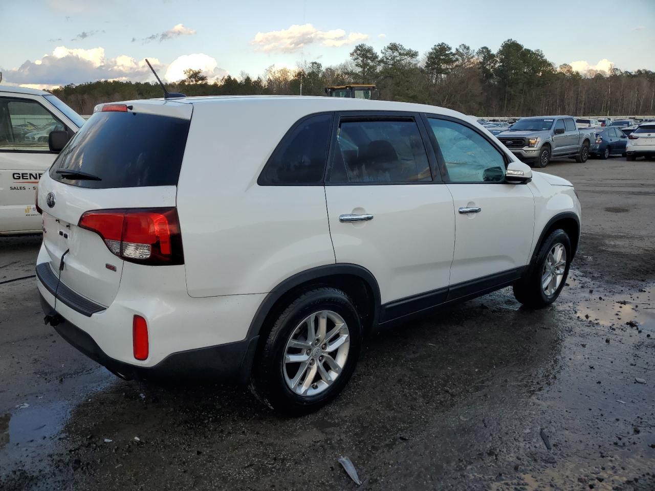 2014 KIA SORENTO LX - Image 3
