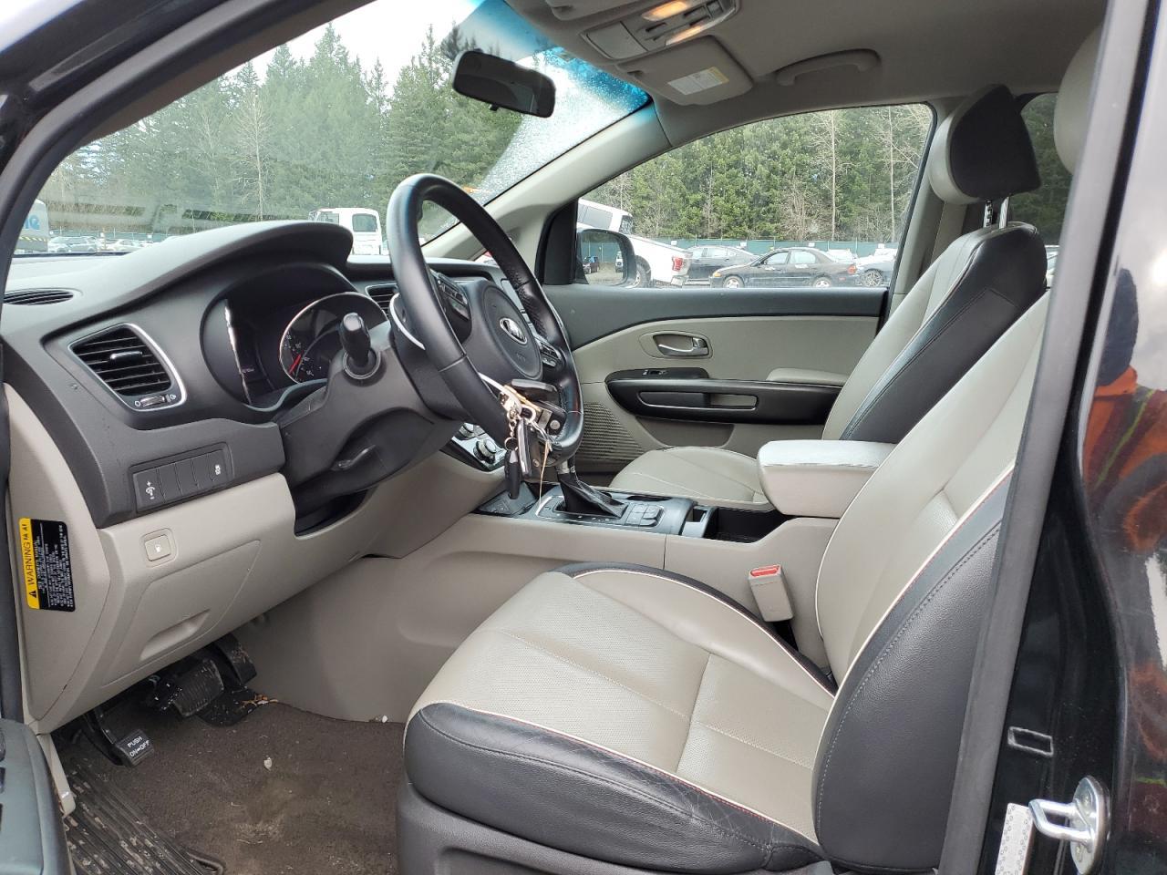 2017 KIA SEDONA LX - Image 7