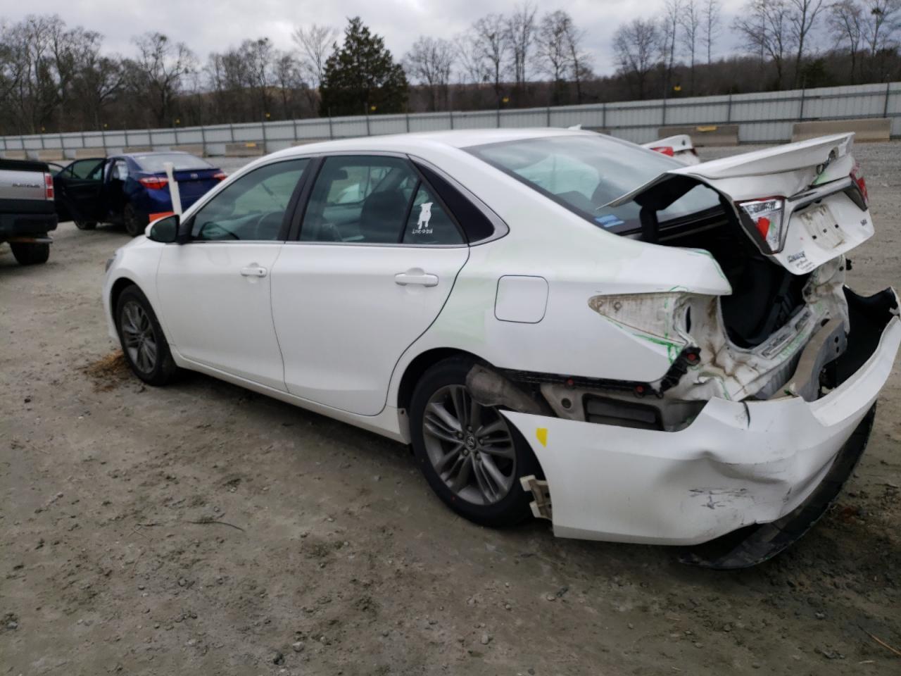2016 TOYOTA CAMRY LE - Фото 2