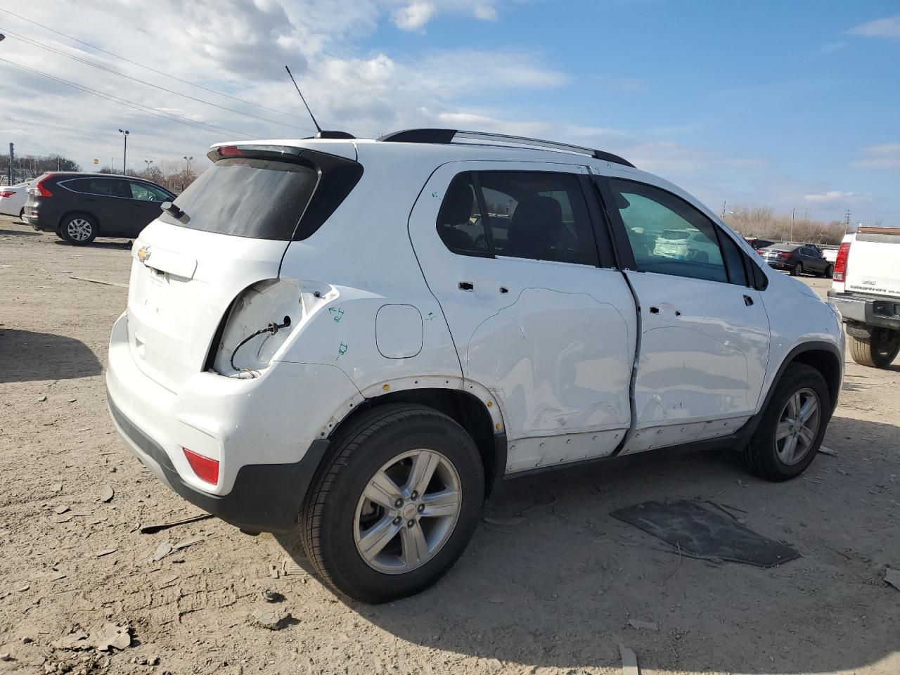 2021 CHEVROLET TRAX 1LT - Image 3