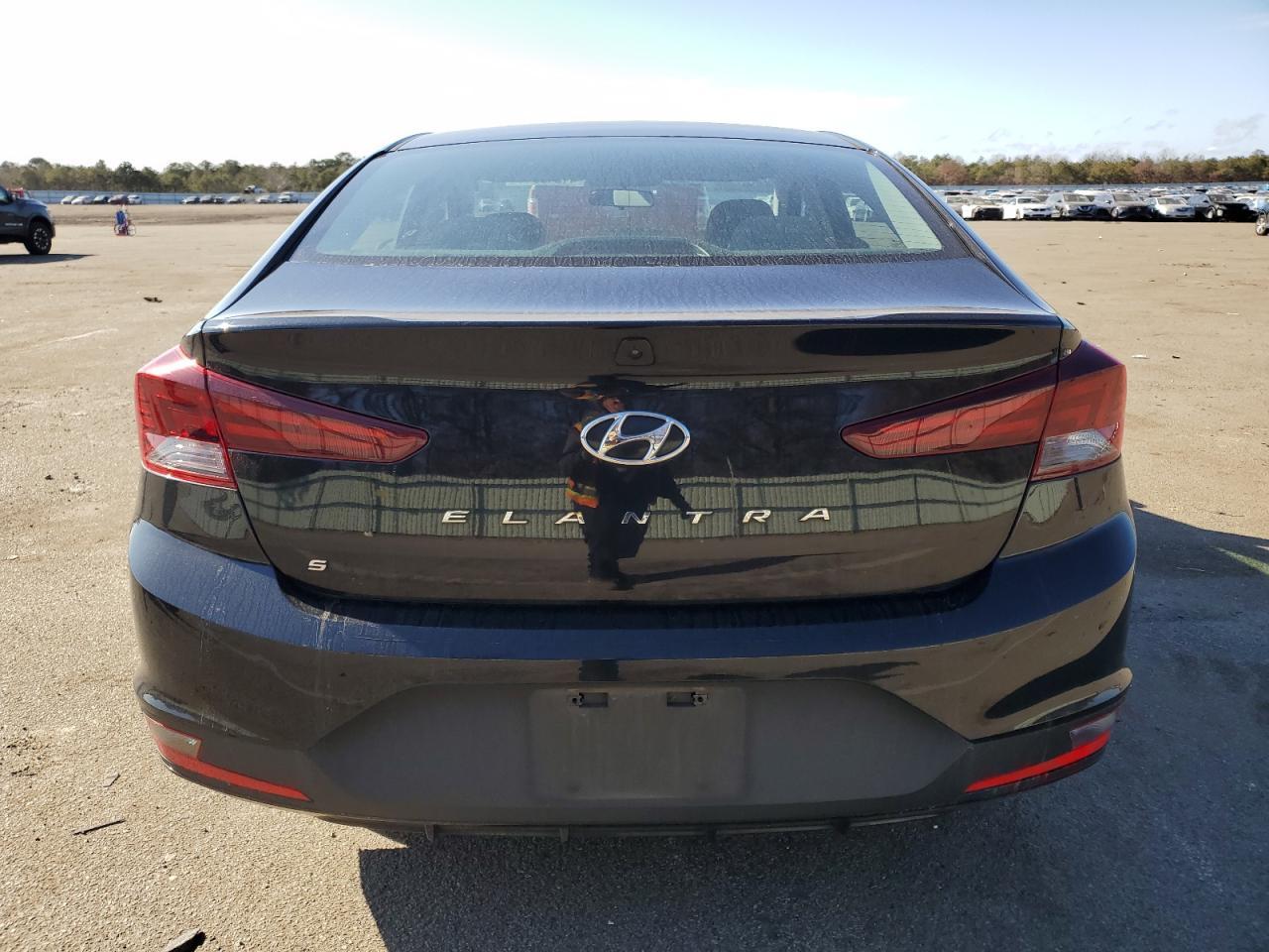 2019 HYUNDAI ELANTRA SE - Фото 6