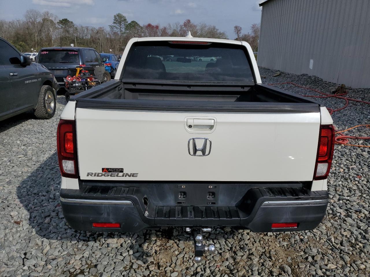 2017 HONDA RIDGELINE - Фото 6