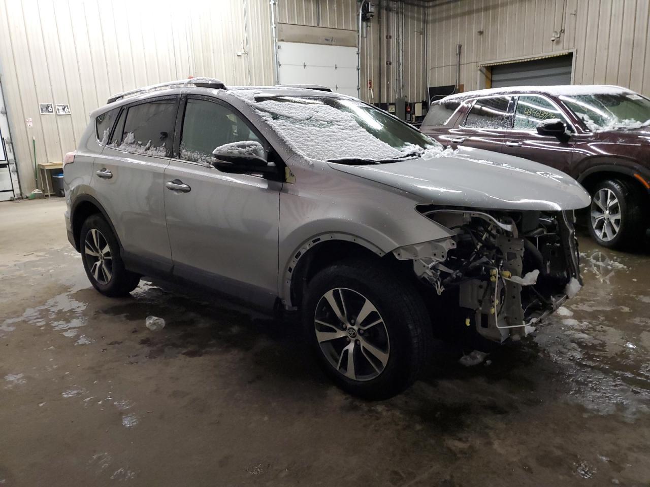 2016 TOYOTA RAV4 XLE - Фото 4