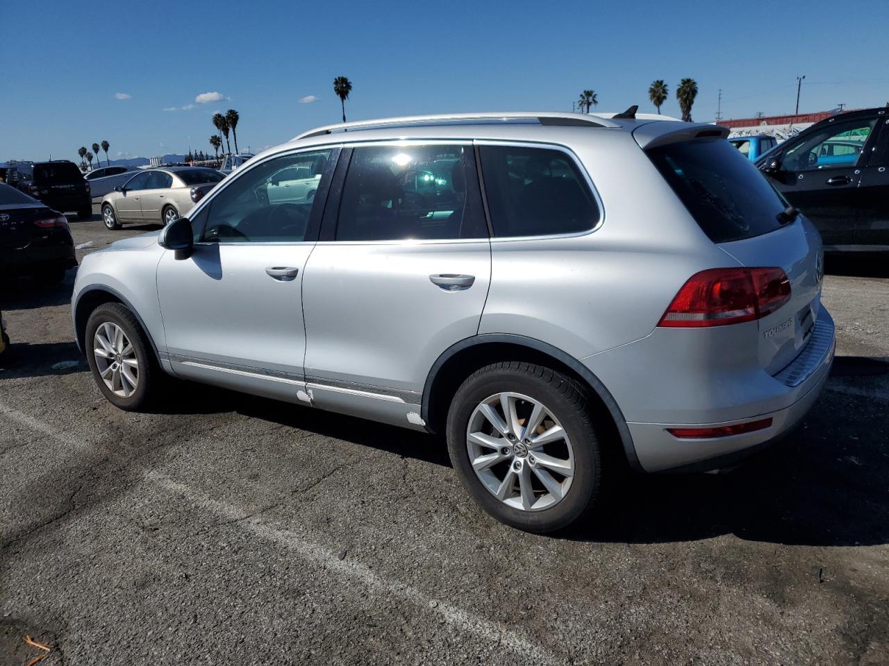2014 VOLKSWAGEN TOUAREG V6 - Image 2