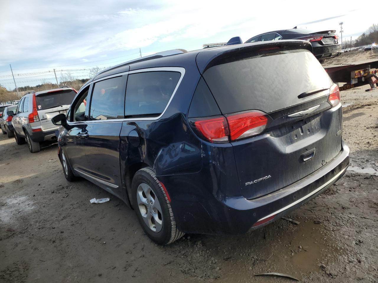 2017 CHRYSLER PACIFICA T - Image 2
