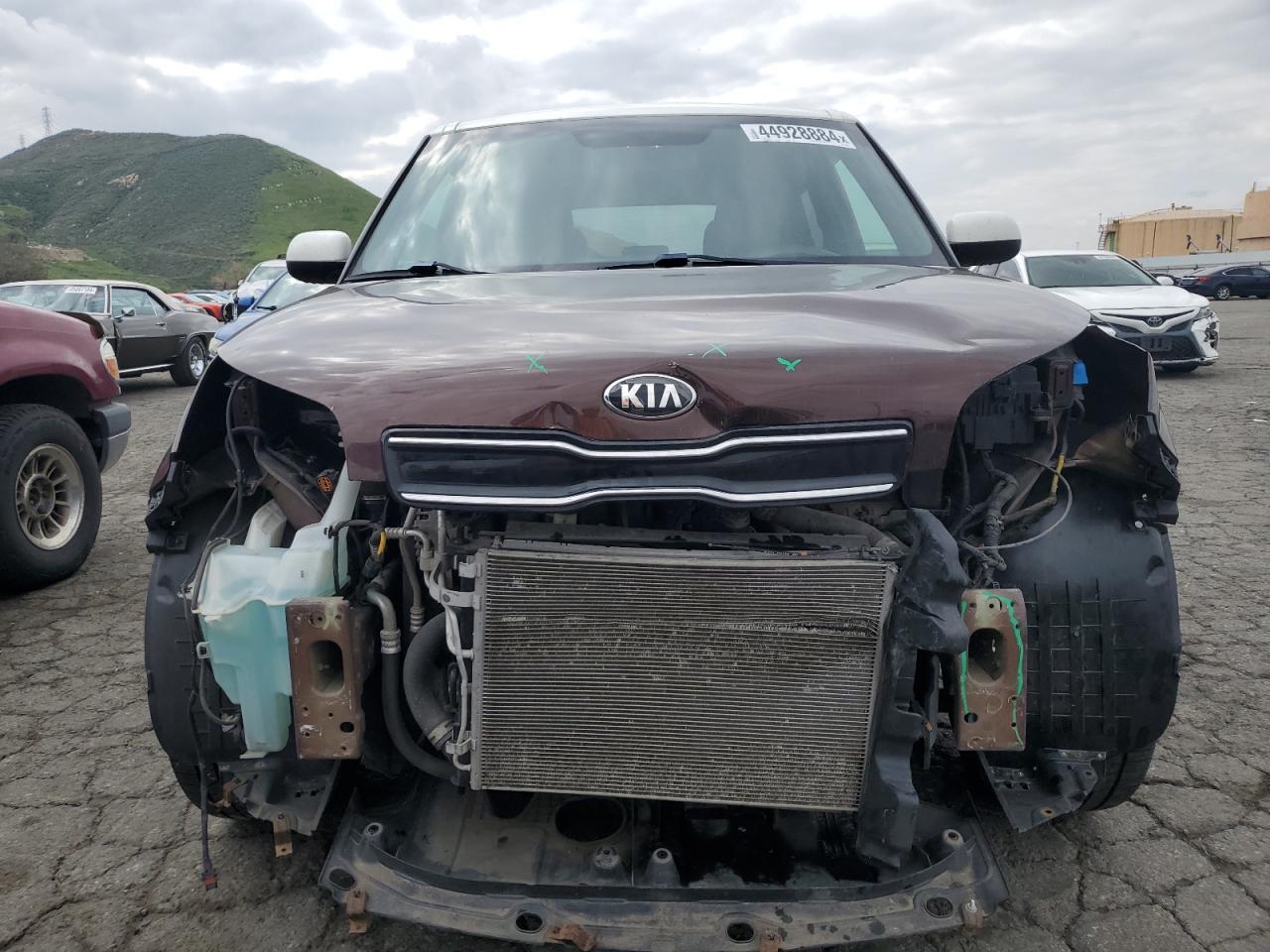 2017 KIA SOUL + - Image 5