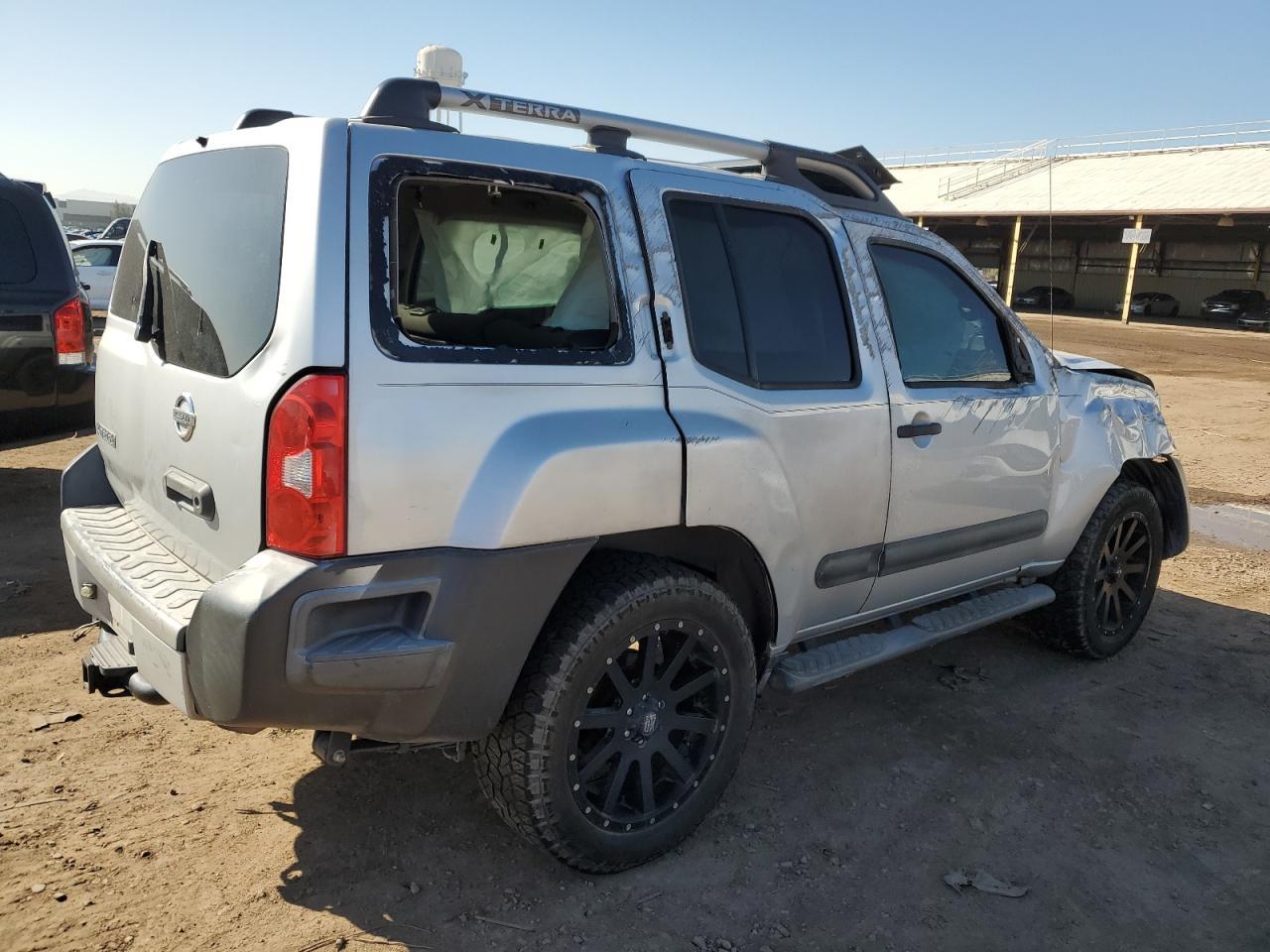 2013 NISSAN XTERRA X - Image 3