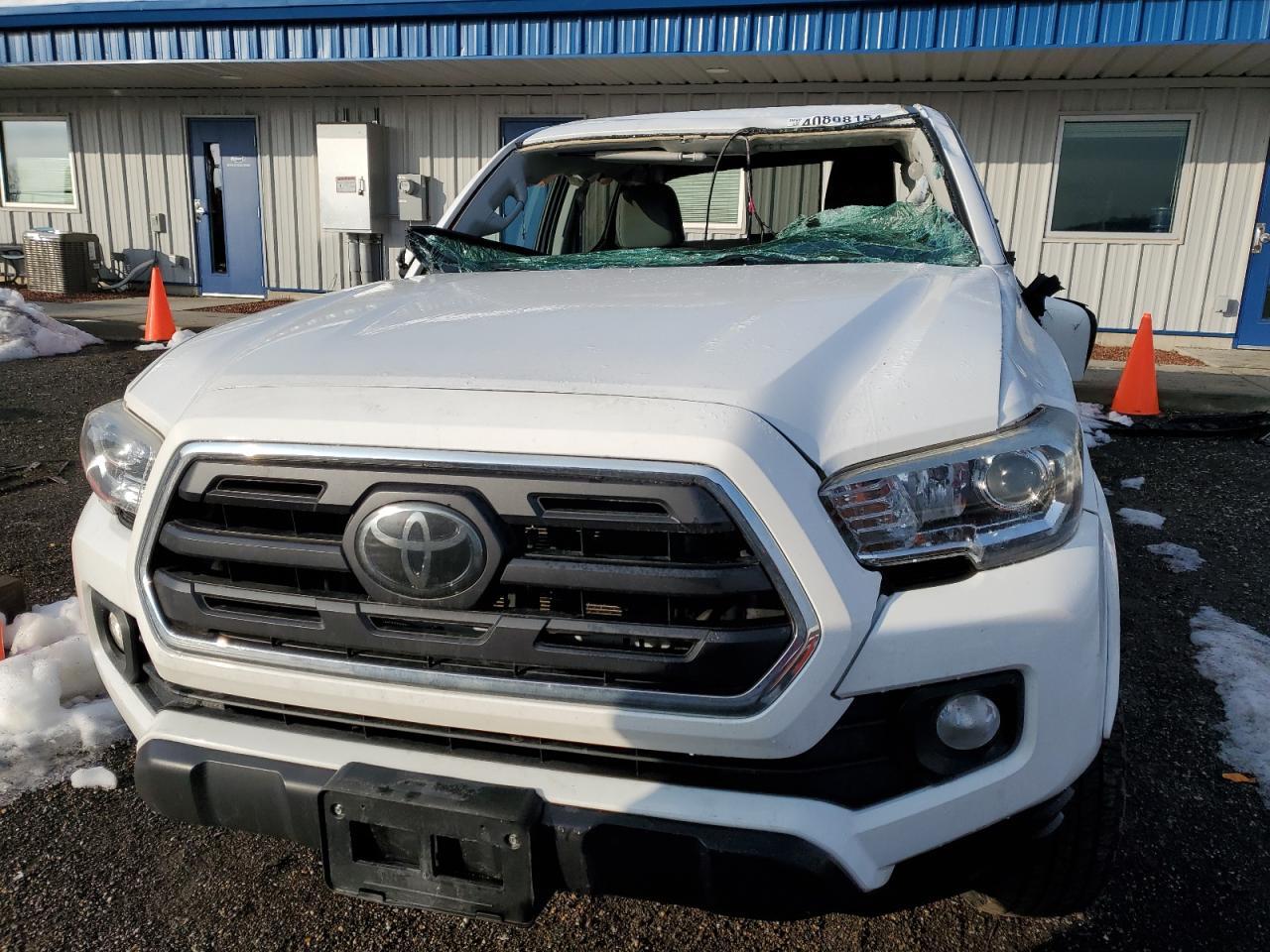 2018 TOYOTA TACOMA DOU - Image 5