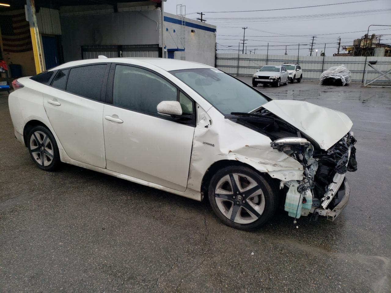 2016 TOYOTA PRIUS - Image 4