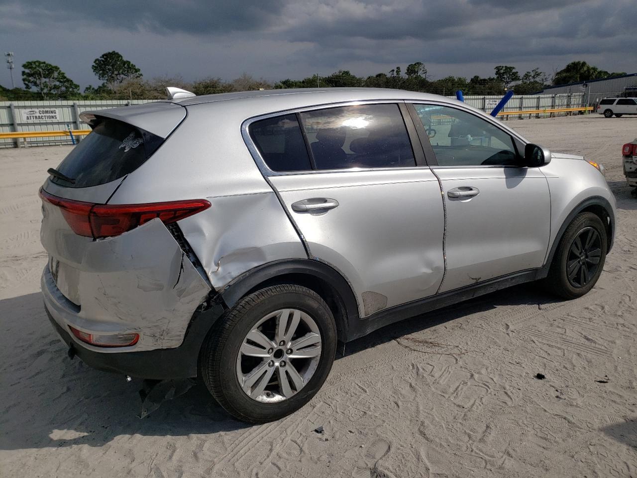 2017 KIA SPORTAGE L - Image 3