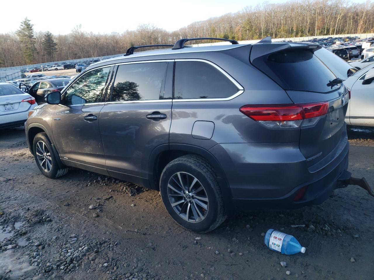 2019 TOYOTA HIGHLANDER - Image 2