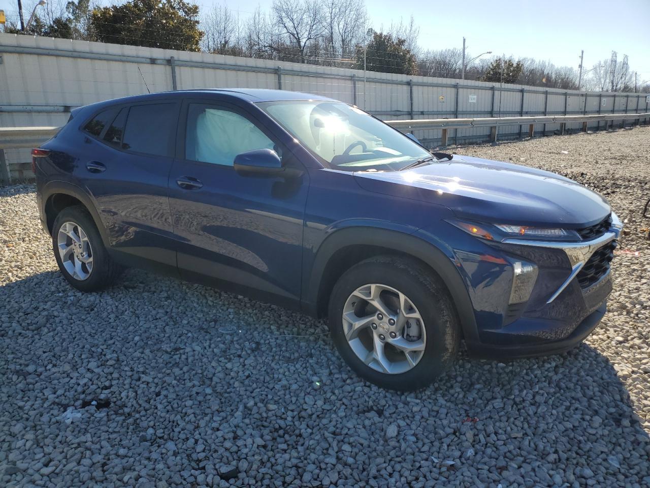 2024 CHEVROLET TRAX LS - Фото 4