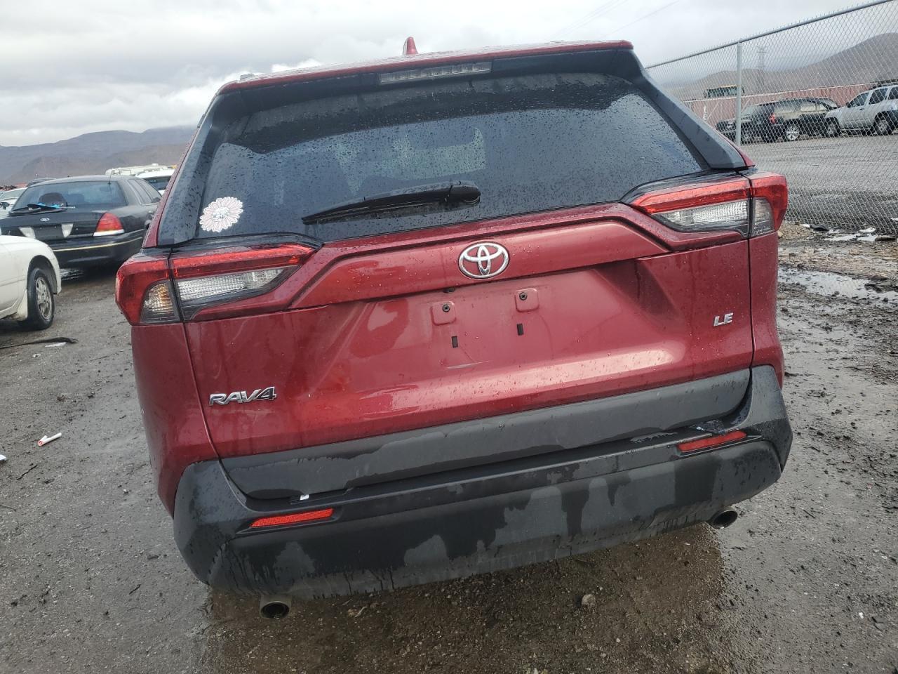 2021 TOYOTA RAV4 LE - Фото 6
