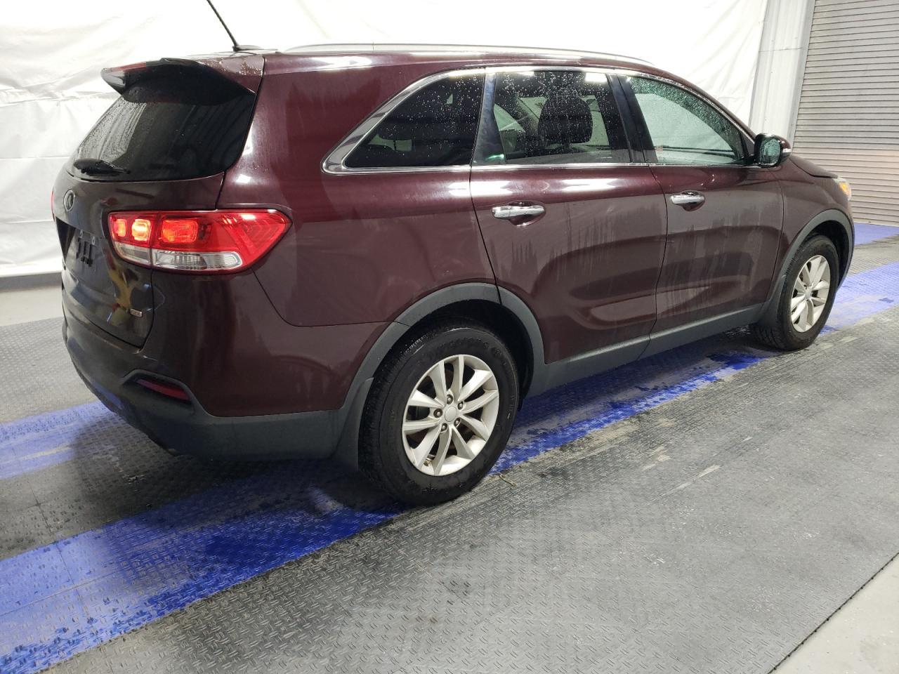 2017 KIA SORENTO LX - Фото 3