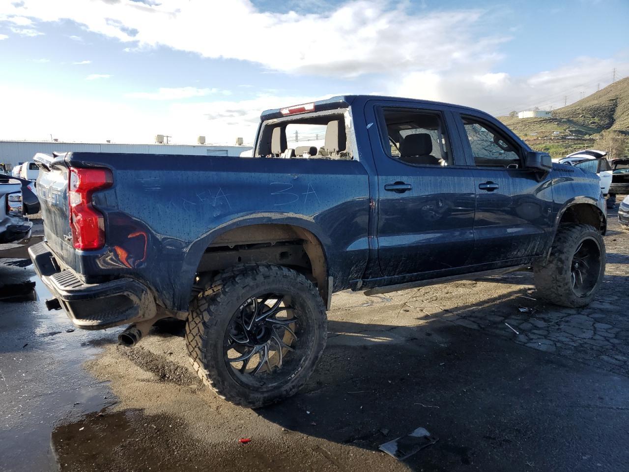 2021 CHEVROLET SILVERADO - Фото 3