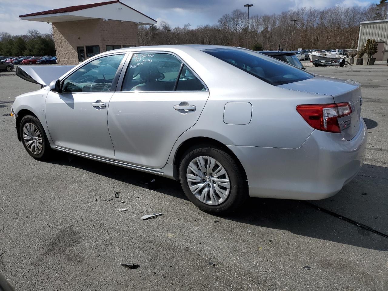 2014 TOYOTA CAMRY L - Image 2
