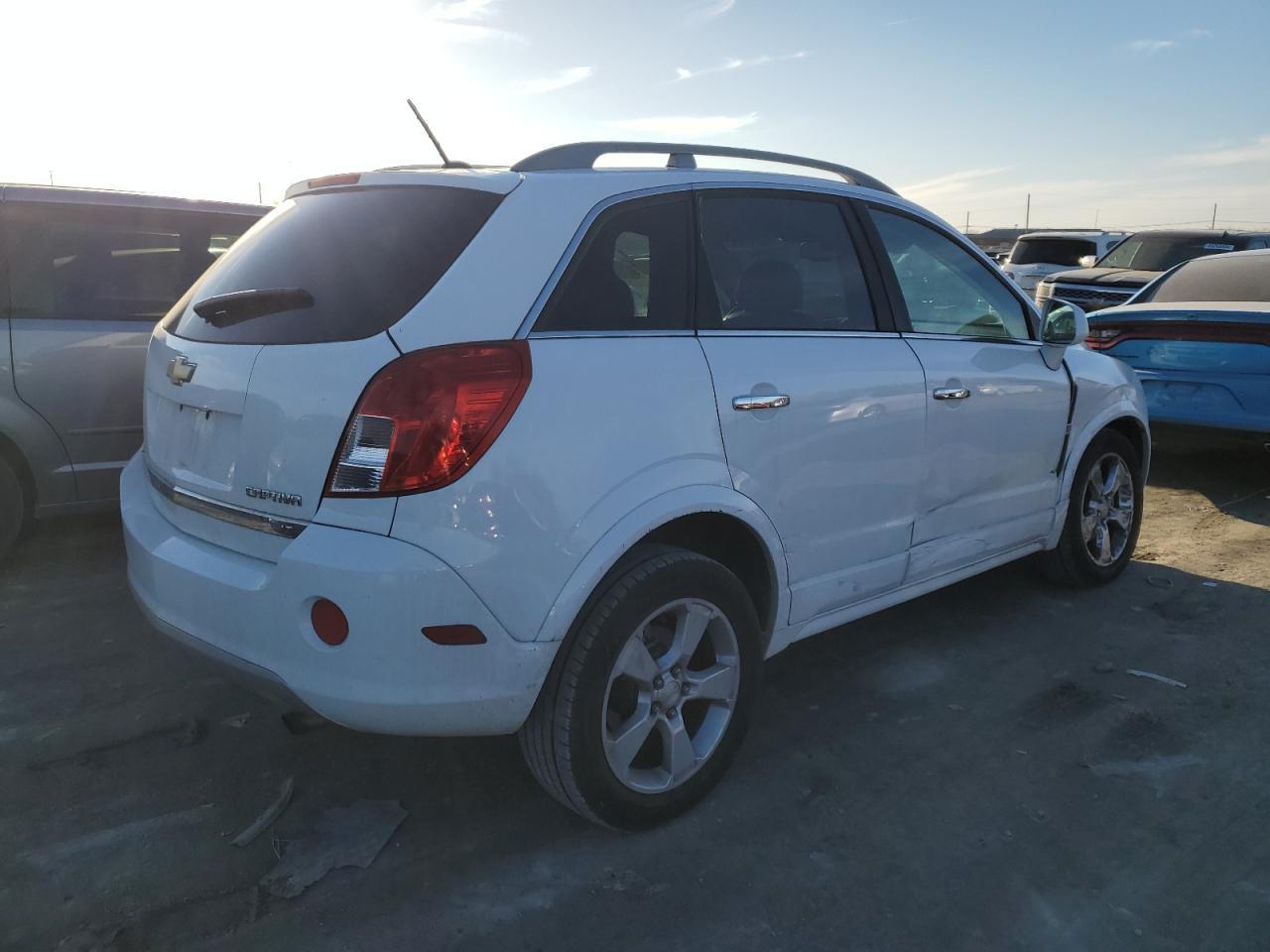 2014 CHEVROLET CAPTIVA LT - Image 3