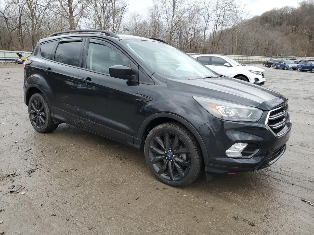 2017 FORD ESCAPE SE - Фото 4