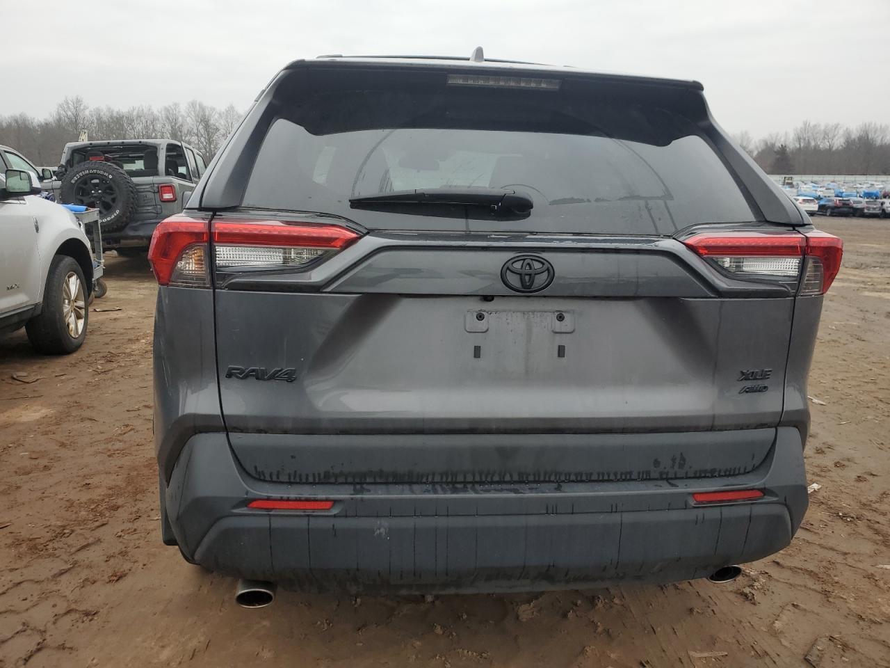 2022 TOYOTA RAV4 XLE - Фото 6