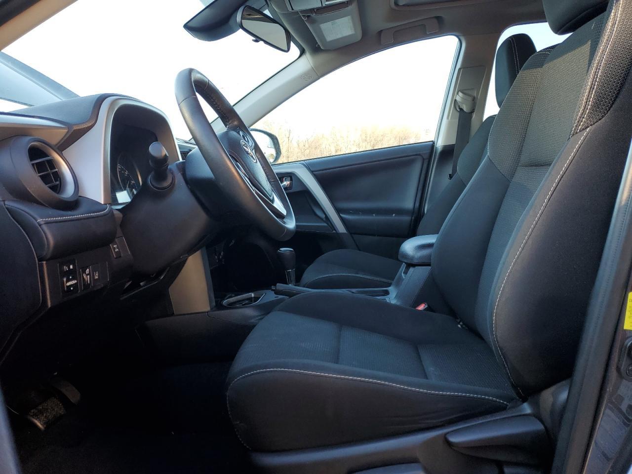 2017 TOYOTA RAV4 XLE - Image 7