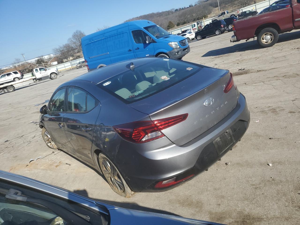 2019 HYUNDAI ELANTRA SE - Фото 2
