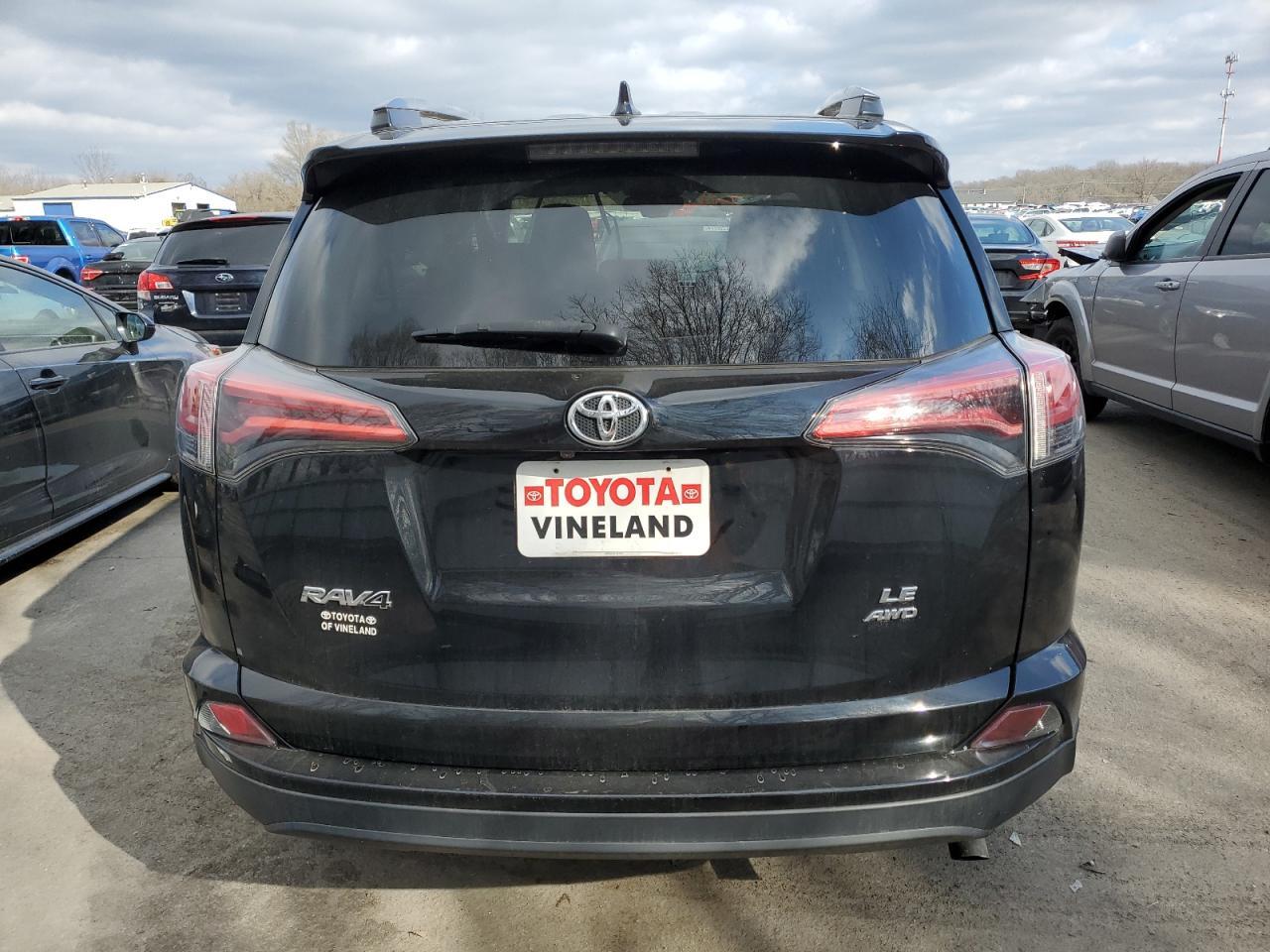 2018 TOYOTA RAV4 LE - Image 6