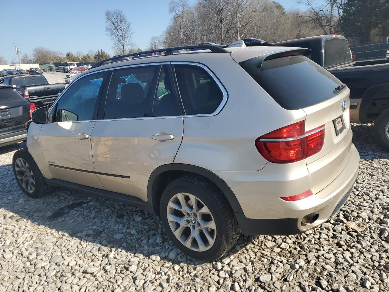 2013 BMW X5 XDRIVE3 - Image 2