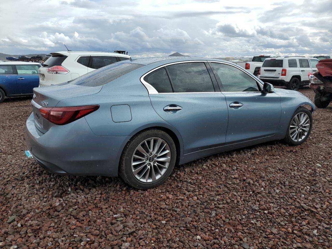 2018 INFINITI Q50 LUXE - Фото 3