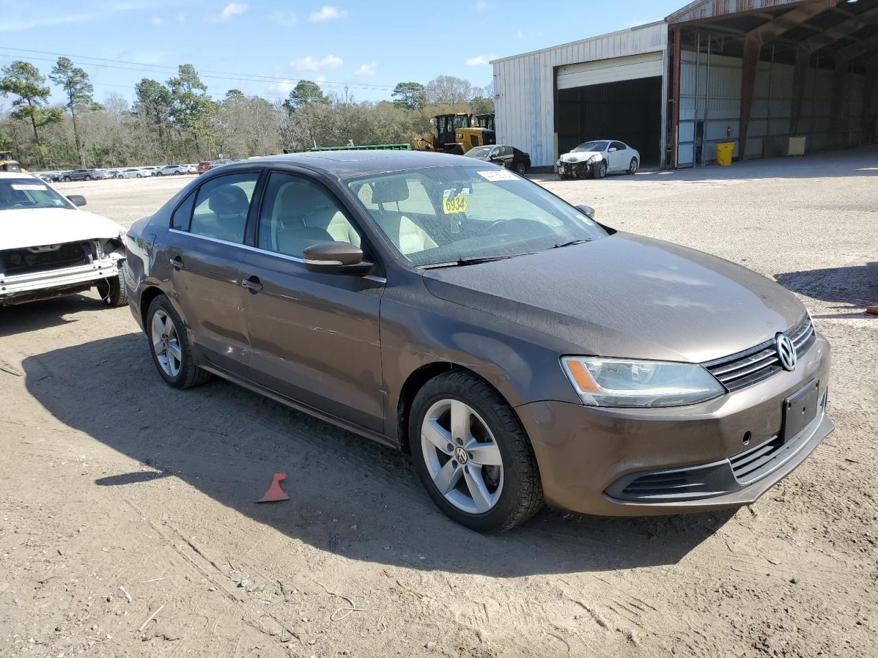 2013 VOLKSWAGEN JETTA TDI - Image 4