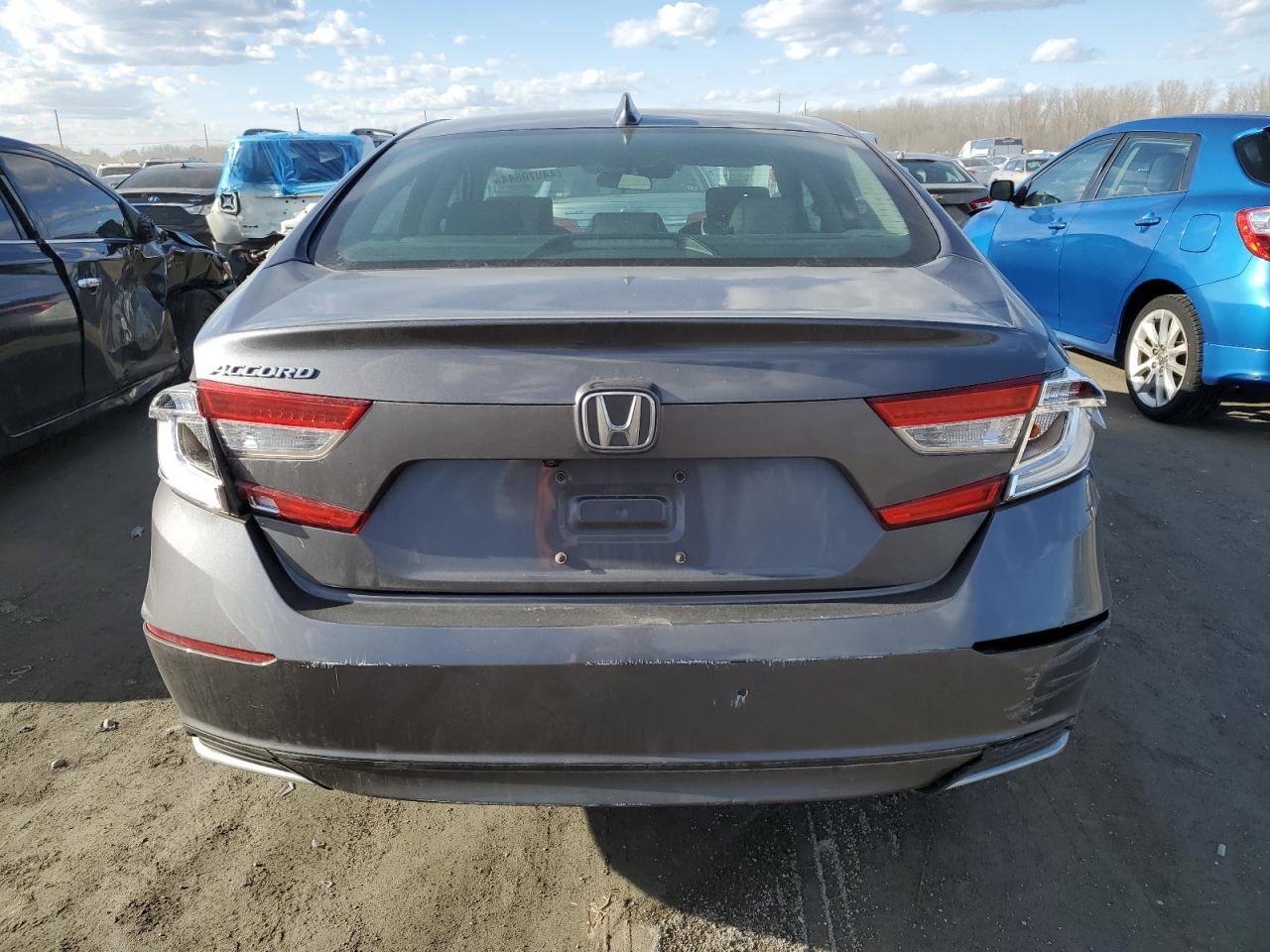 2018 HONDA ACCORD LX - Image 6