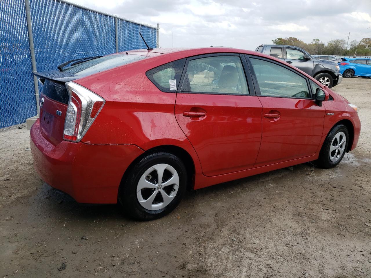 2015 TOYOTA PRIUS - Фото 3