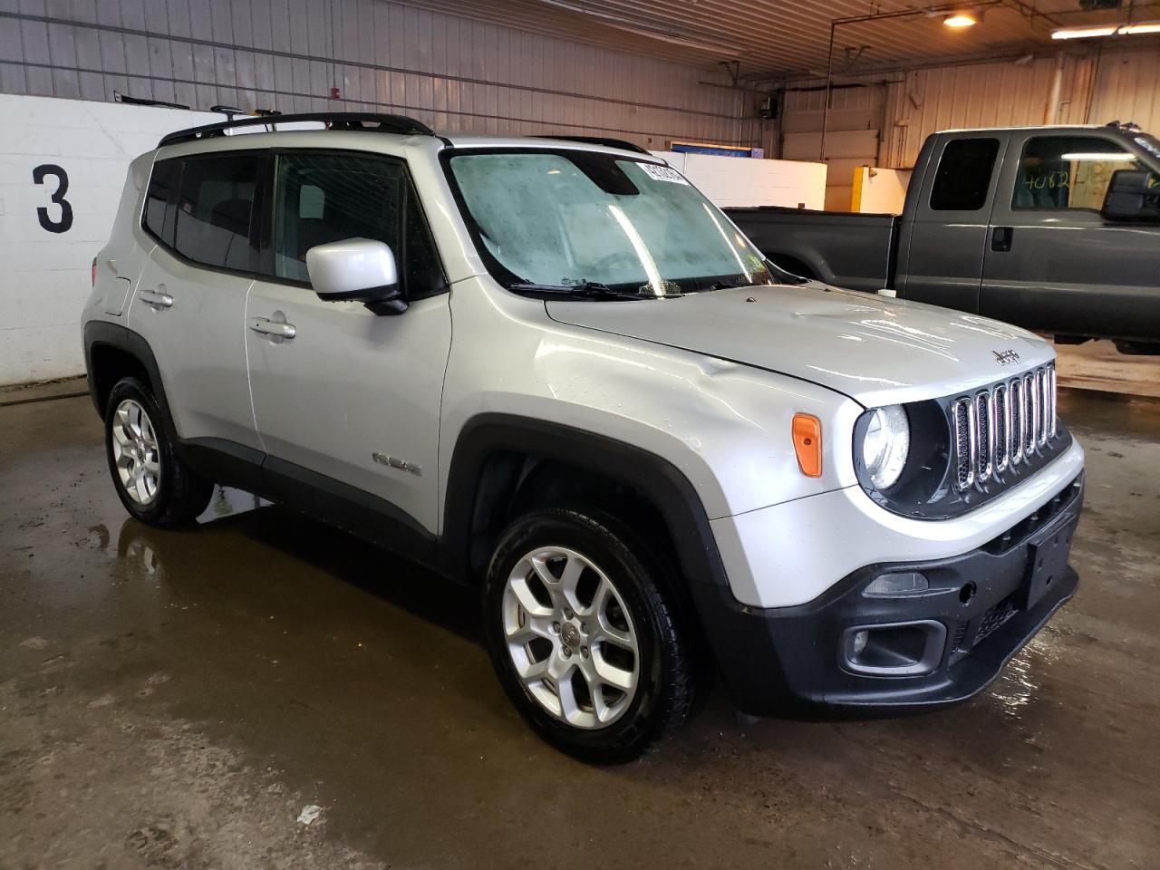 2016 JEEP RENEGADE L - Image 4