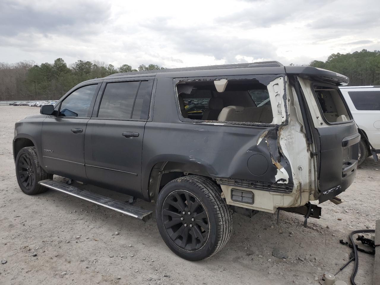 2016 GMC YUKON XL D - Фото 2