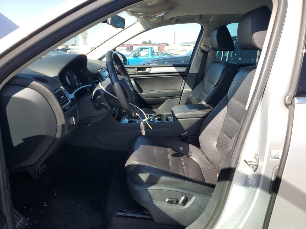 2014 VOLKSWAGEN TOUAREG V6 - Image 7