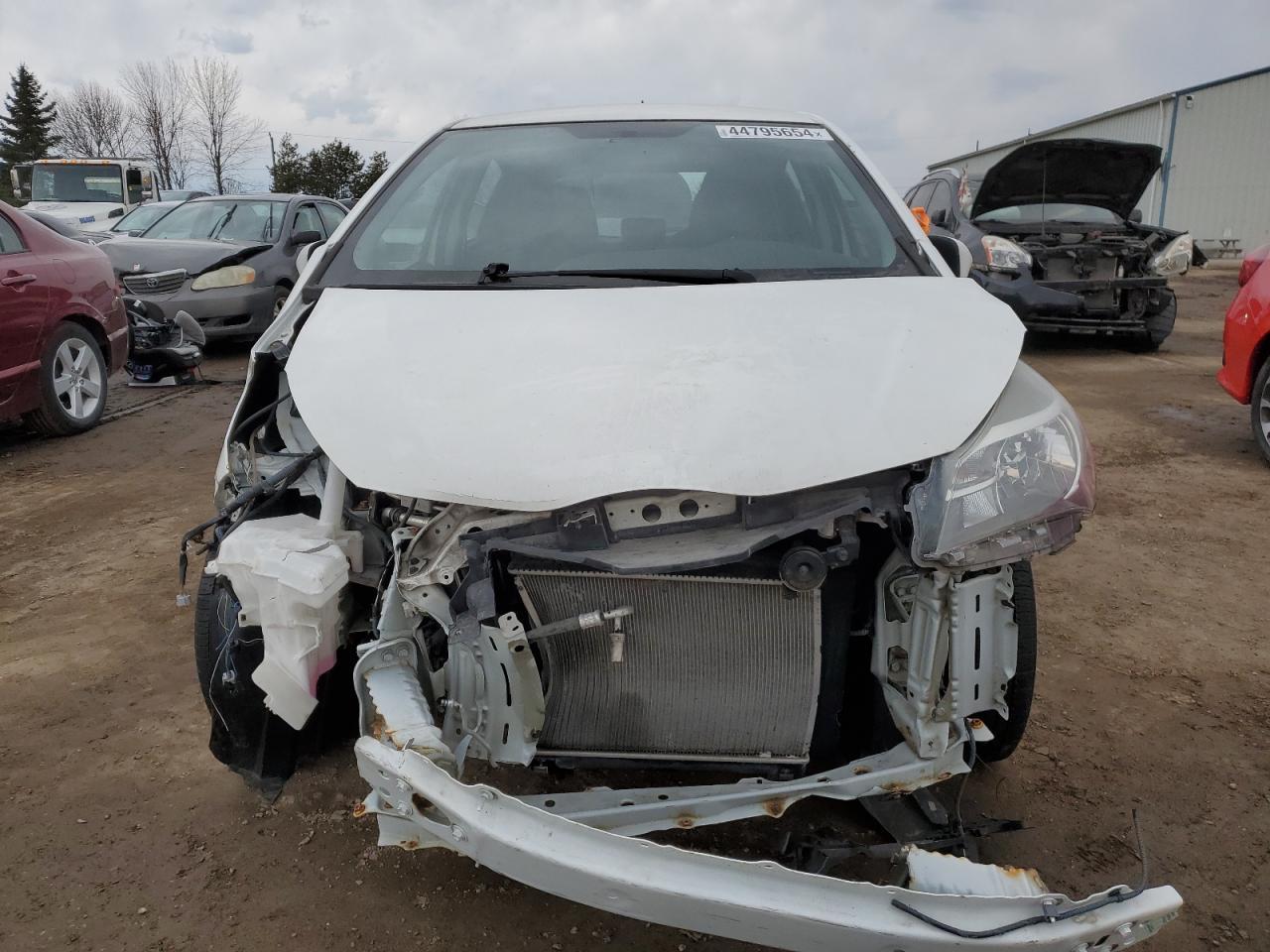 2016 TOYOTA YARIS L - Фото 5